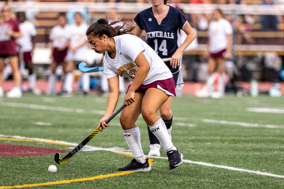 Z72_1484_Freshman Field Hockey _Michele Dandrea